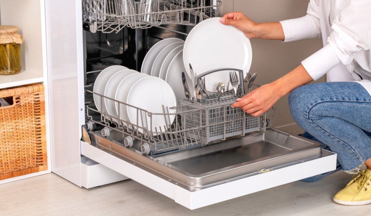 Выбор посудомоечной машины: дополнительные функции помогут упростить использование