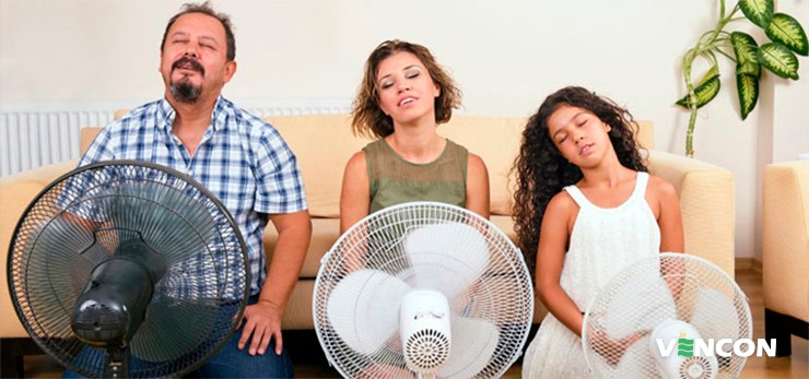 Напольный вентилятор помогает при жаре