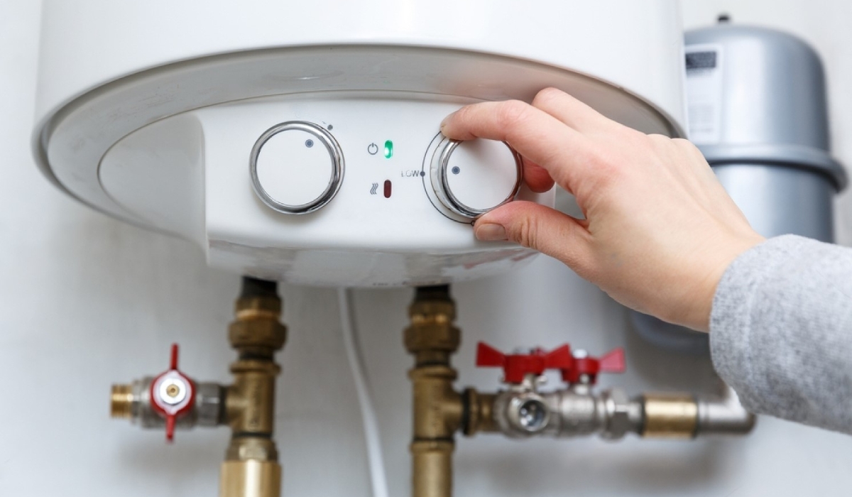 Який зв'язок між несправністю термостата і шумом від бойлера?