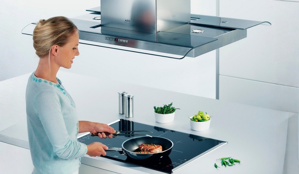 Комбинированная кухонная вытяжка: высокая эффективность в удалении загрязнений