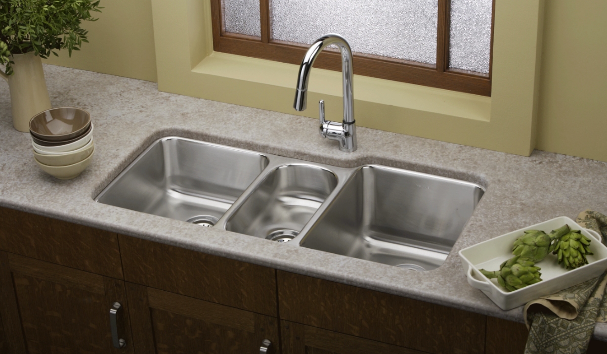 Кухонна мийка може бути обладнана кількома чашами