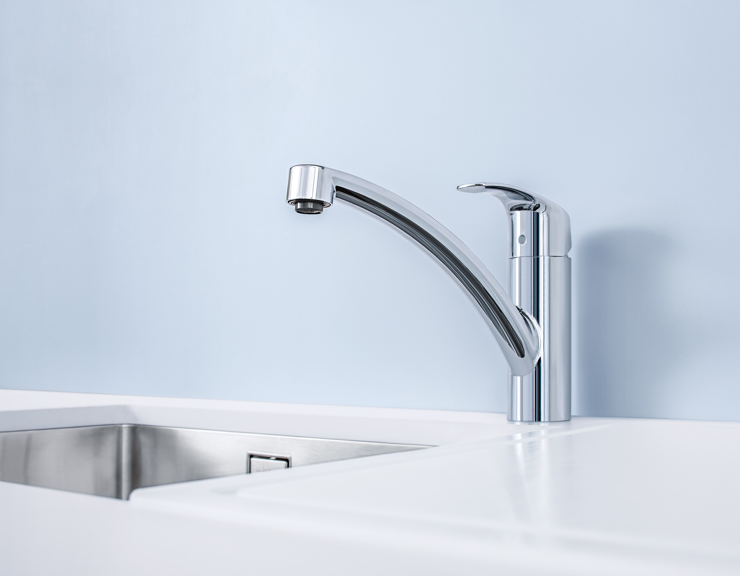 огляд товару Змішувач для кухні Grohe Eurosmart 33281002 - фотографія 12