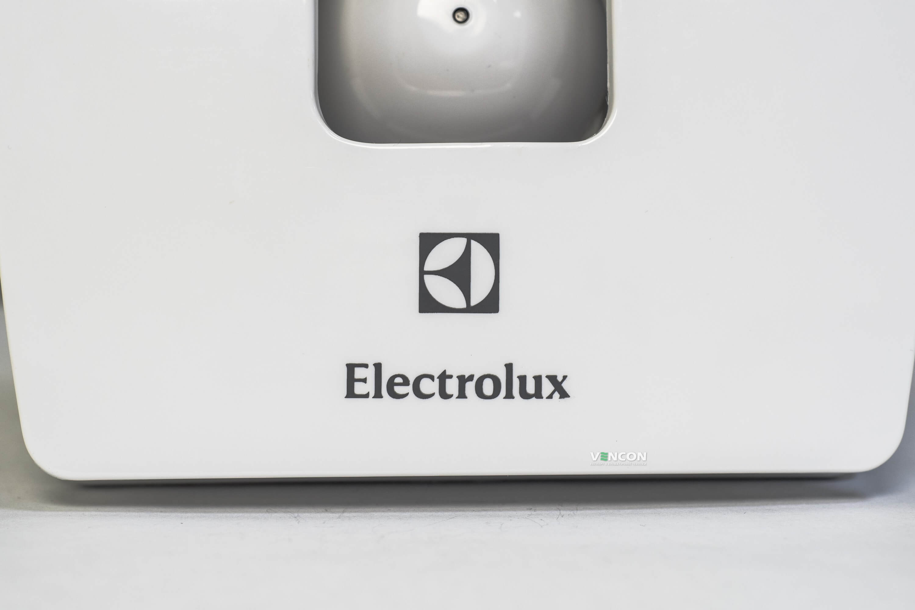 Витяжний вентилятор Electrolux Premium EAF-120T огляд - фото 8