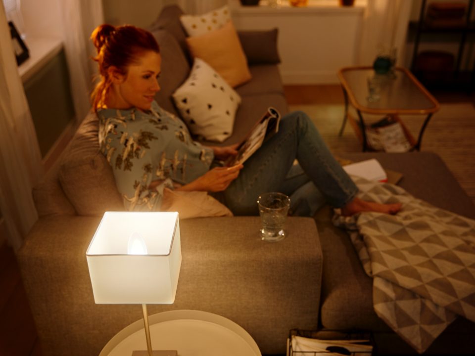 Smart світлодіодна лампа Philips Hue E14, 5.3W(40Вт), 2000K-6500K, RGB, ZigBee, Bluetooth, димування (929002294209) характеристики - фотографія 7