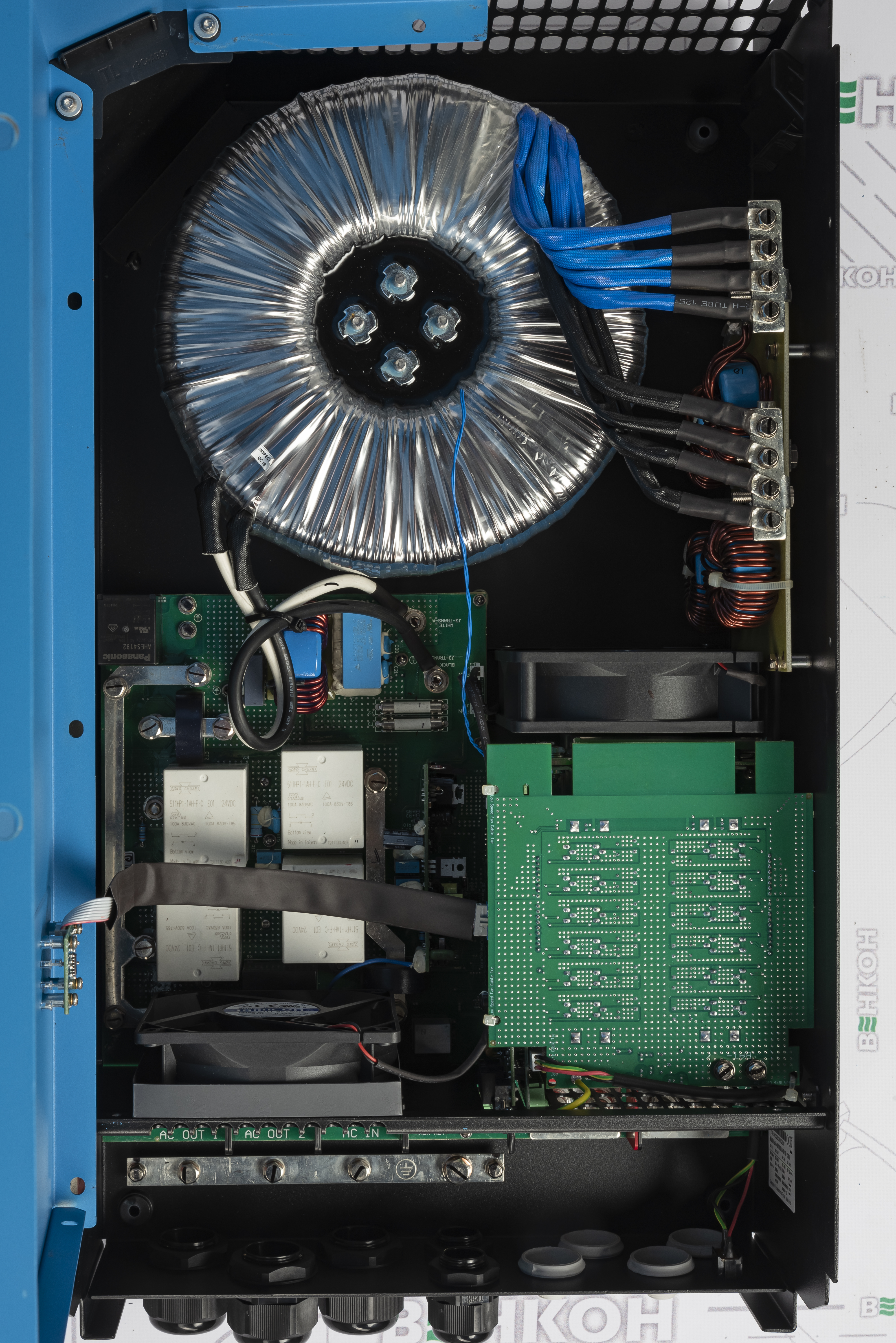 Инвертор гибридный Victron Energy MultiPlus-II 48/10000/140-100/100 обзор - фото 8