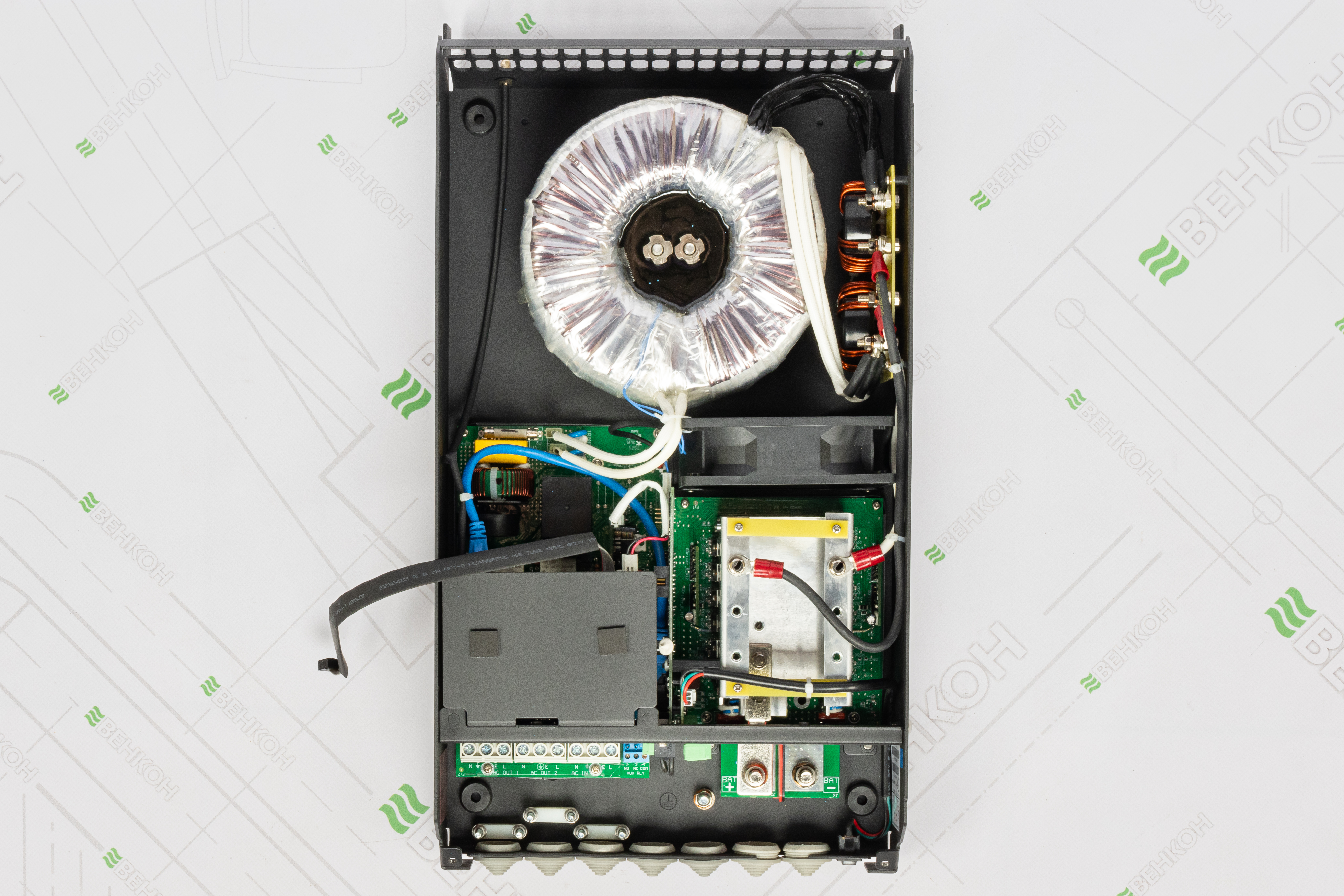 Инвертор гибридный Victron Energy MultiPlus-II 48/3000/35-32 GX обзор - фото 11