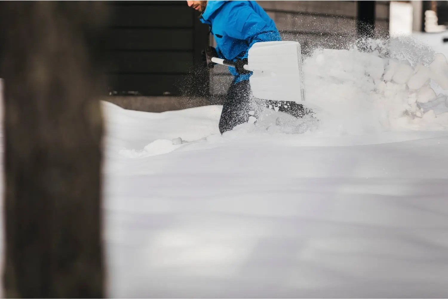 в продаже Лопата Fiskars White Snow (1052521) - фото 3