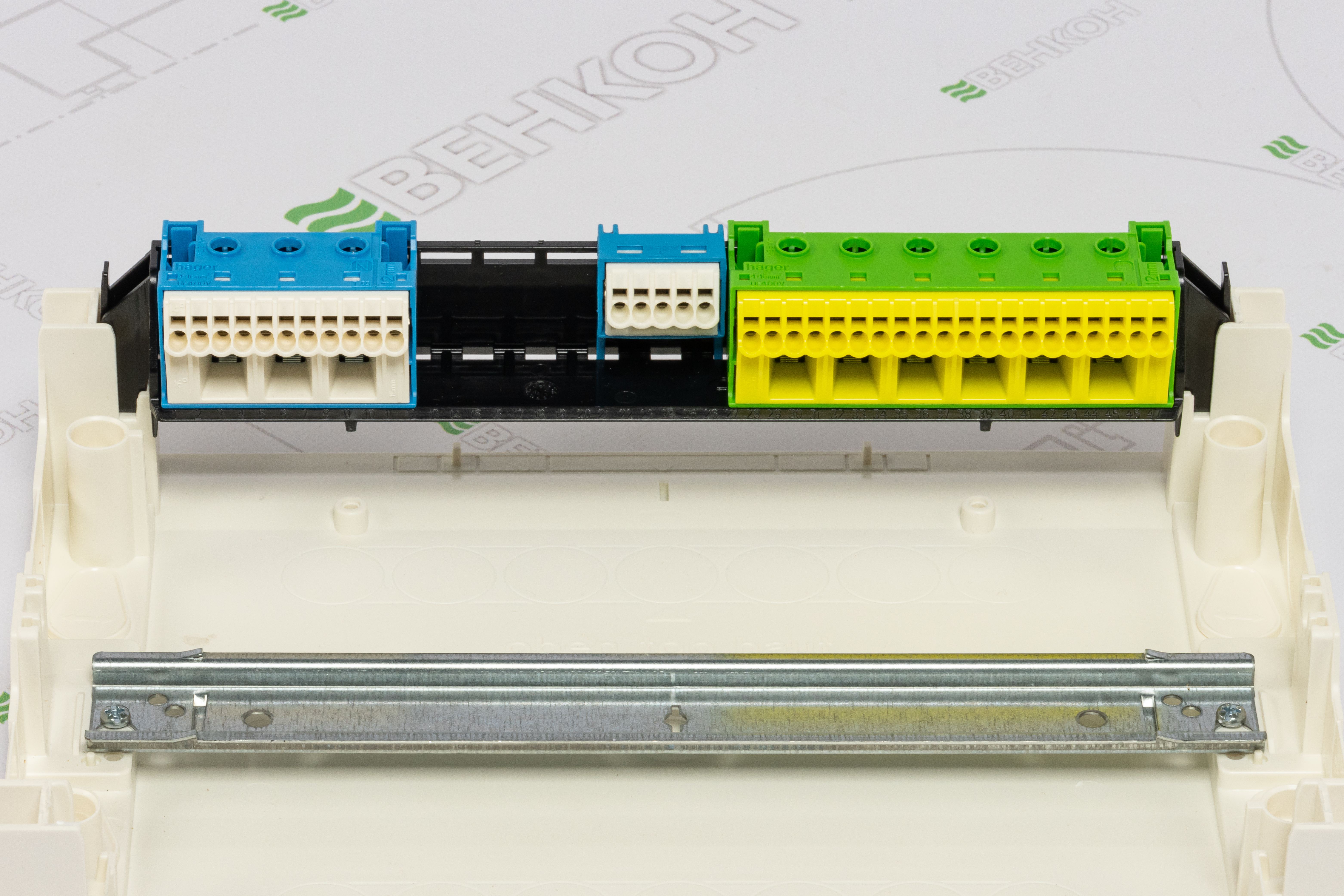 Щит распределительный Hager Volta VA12CN характеристики - фотография 7