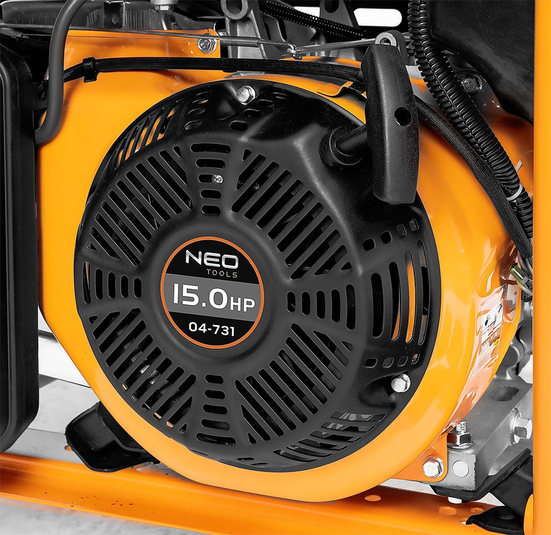 обзор товара Бензиновый генератор Neo Tools 04-731 - фотография 12