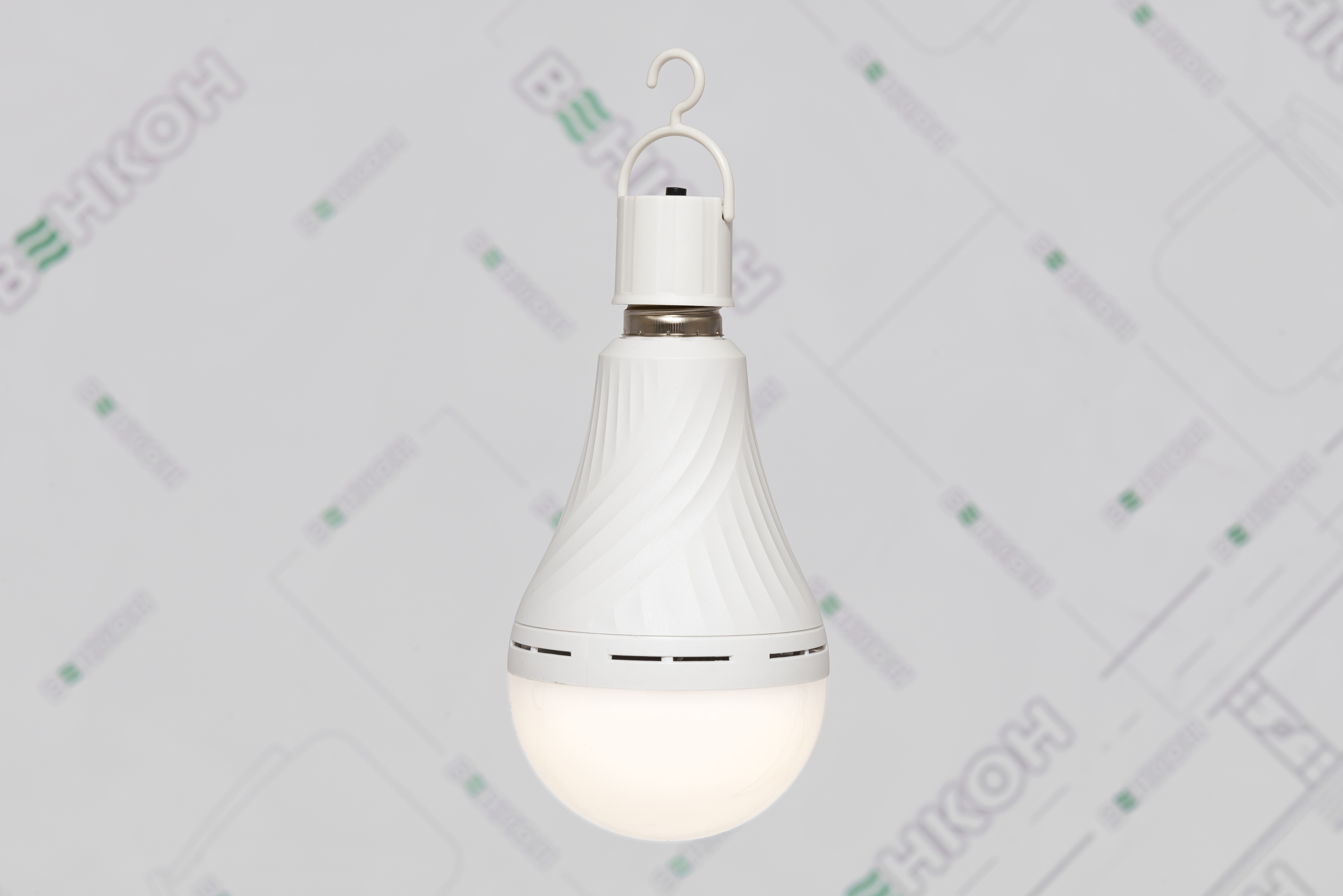 Акумуляторна LED-лампа Eurolamp A70 12W 4500K 220V E27 (LED-A70-12274(EM) отзывы - изображения 5