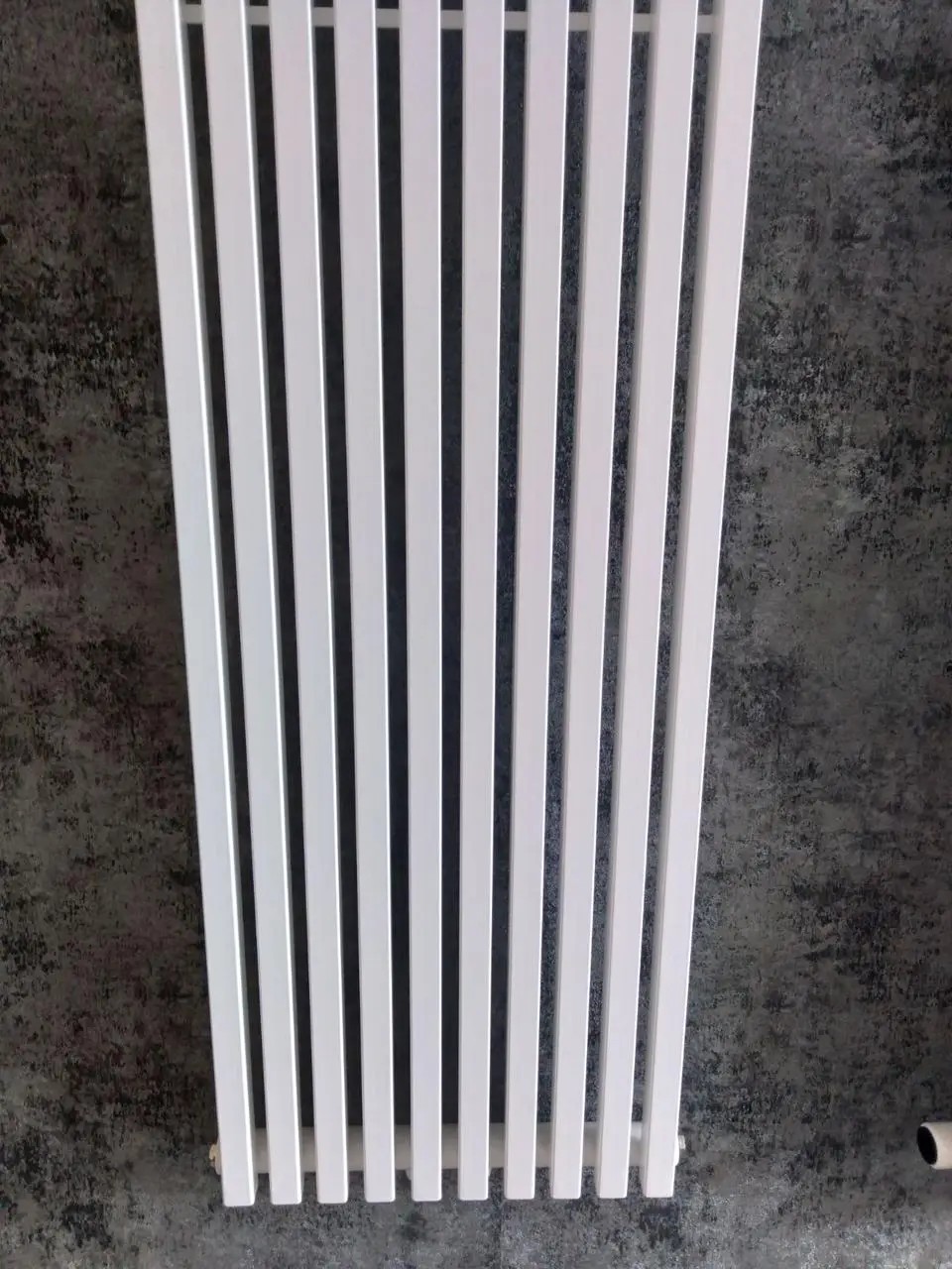 Радиатор для отопления Betatherm QUANTUM 1 H-1800мм, L-485мм (BQ 1180/12 9016М 99) внешний вид - фото 9