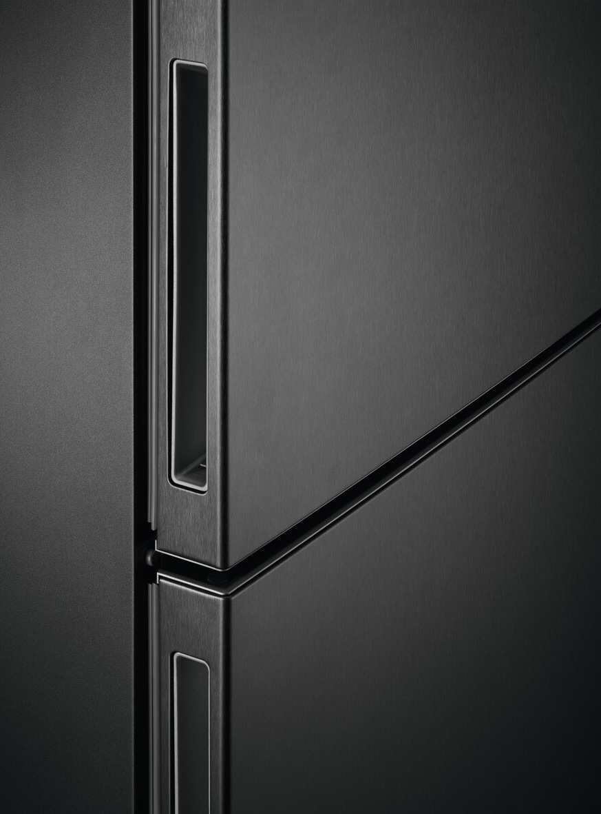 Холодильник AEG RCR736E5MB характеристики - фотография 7