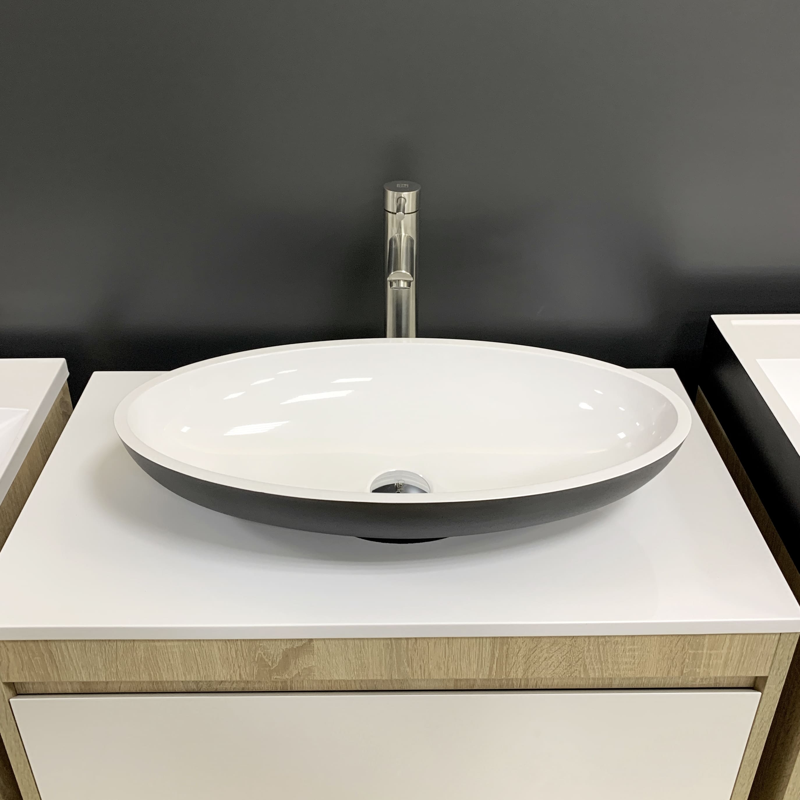 Раковина Adamant Andere 590x295 B&W огляд - фото 8