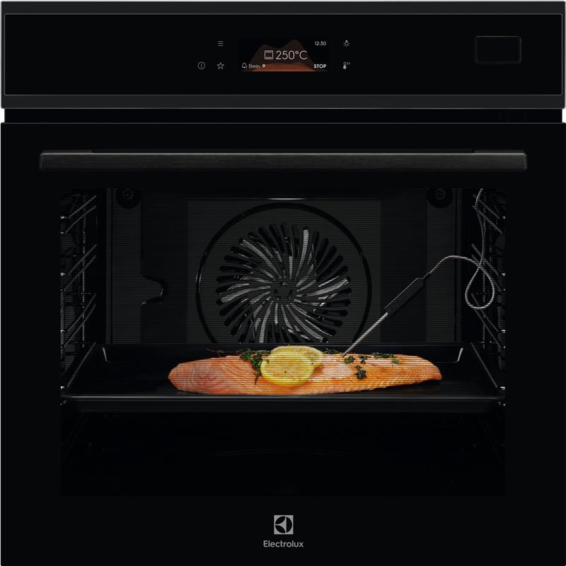 Духовой шкаф с защитой от детей Electrolux EOB8S39H