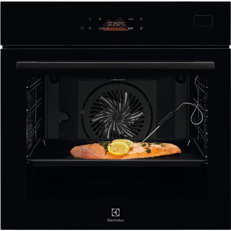 Духова шафа з електронним керуванням Electrolux EOB8S39WZ