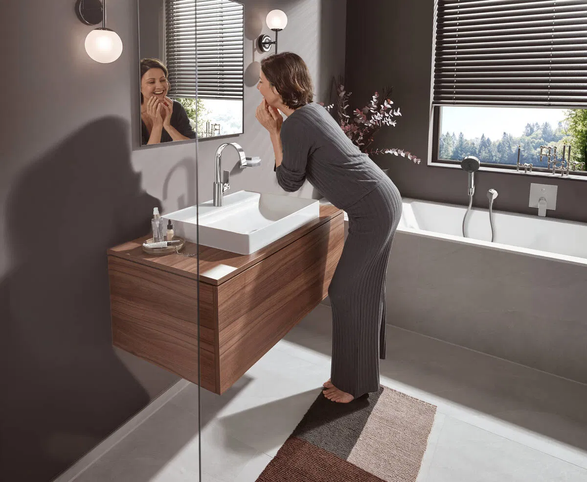 Смеситель для умывальника Hansgrohe Vivenis 210 Chrome 75030000 цена 14463 грн - фотография 2