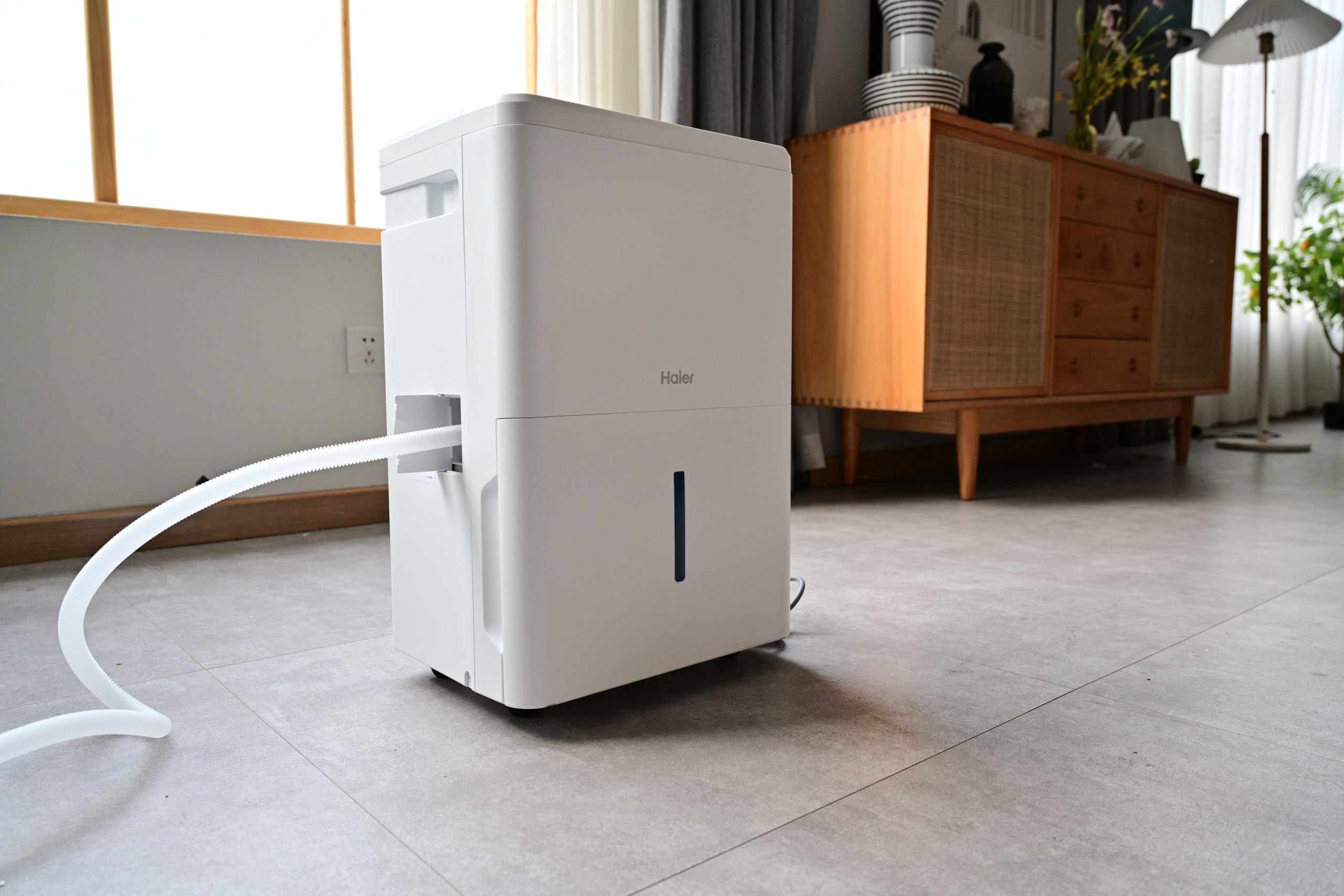Осушувач повітря Haier AG16BB1TAA зовнішній вигляд - фото 9