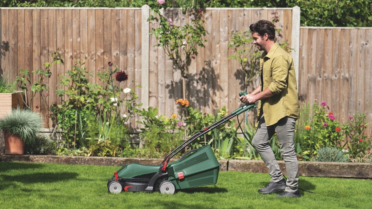 Газонокосилка Bosch UniversalRotak 37-555 (06008A6501) характеристики - фотография 7