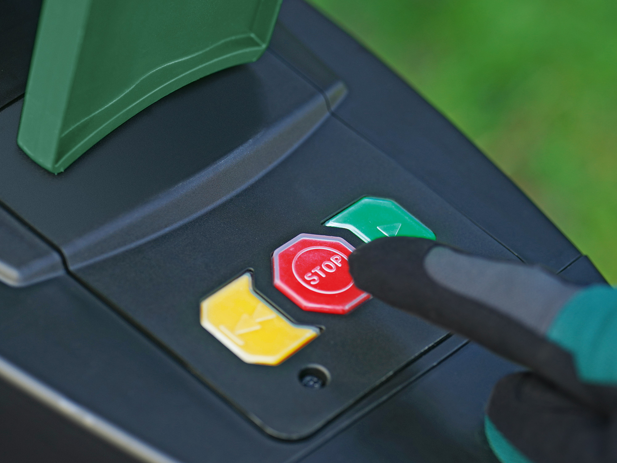 Садовий подрібнювач Bosch AXT 22 D (0600803003) інструкція - зображення 6
