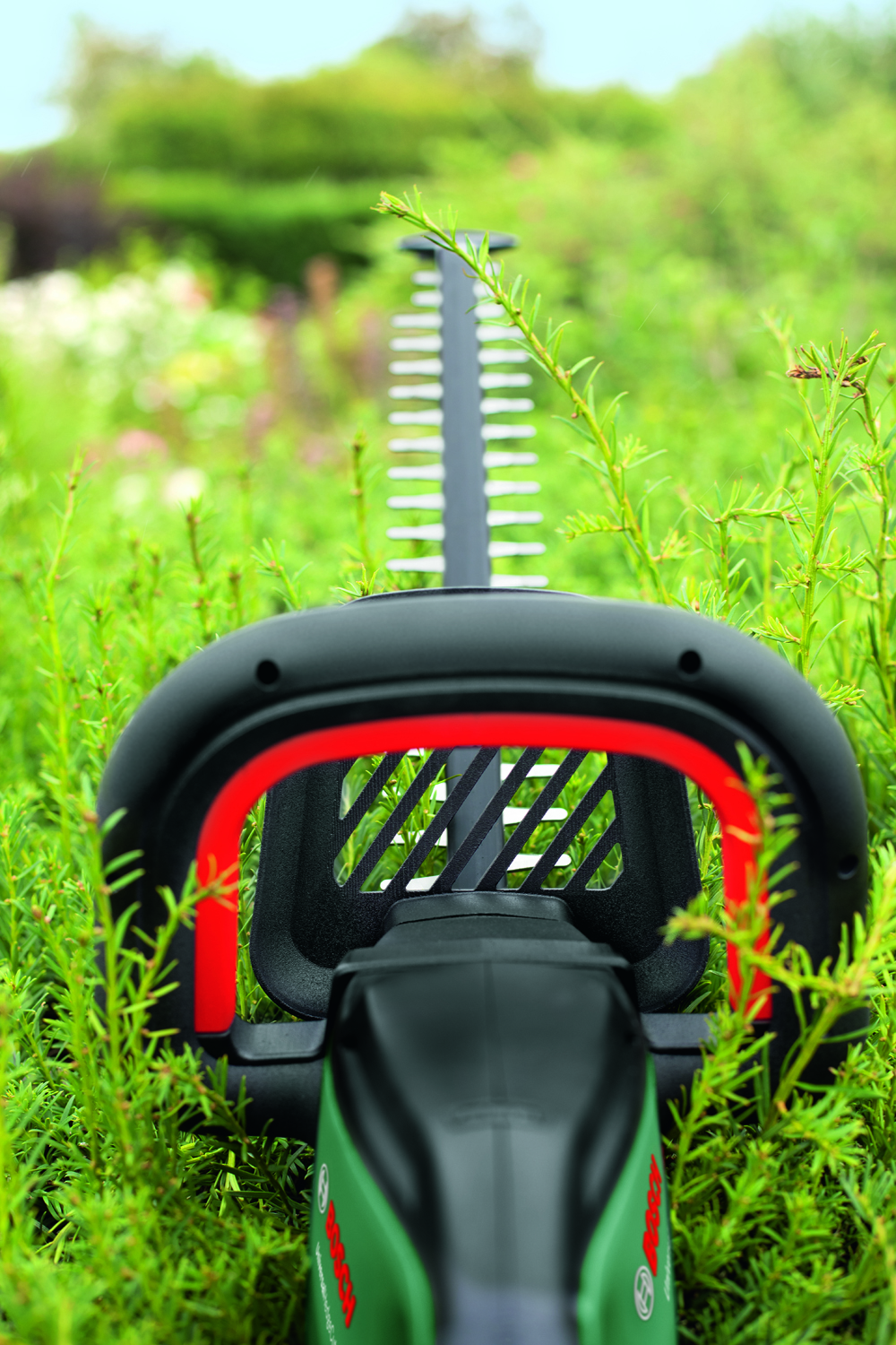 Bosch UniversalHedgecut 18V-50 (0600849K00) в магазині в Києві - фото 10
