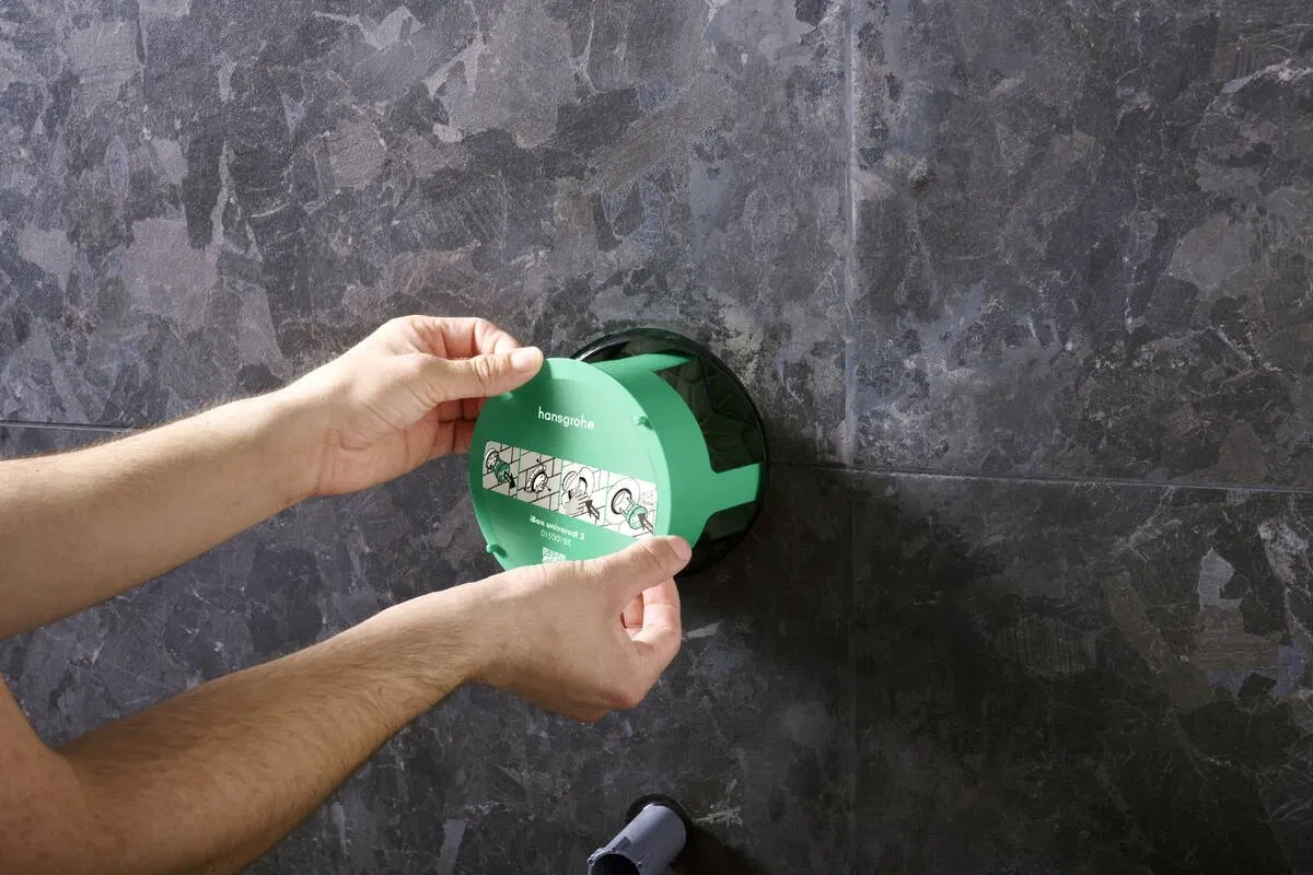 Змішувач для душу Hansgrohe ShowerSelect Comfort E Brushed Black Chrome 15572340+01500180 огляд - фото 8