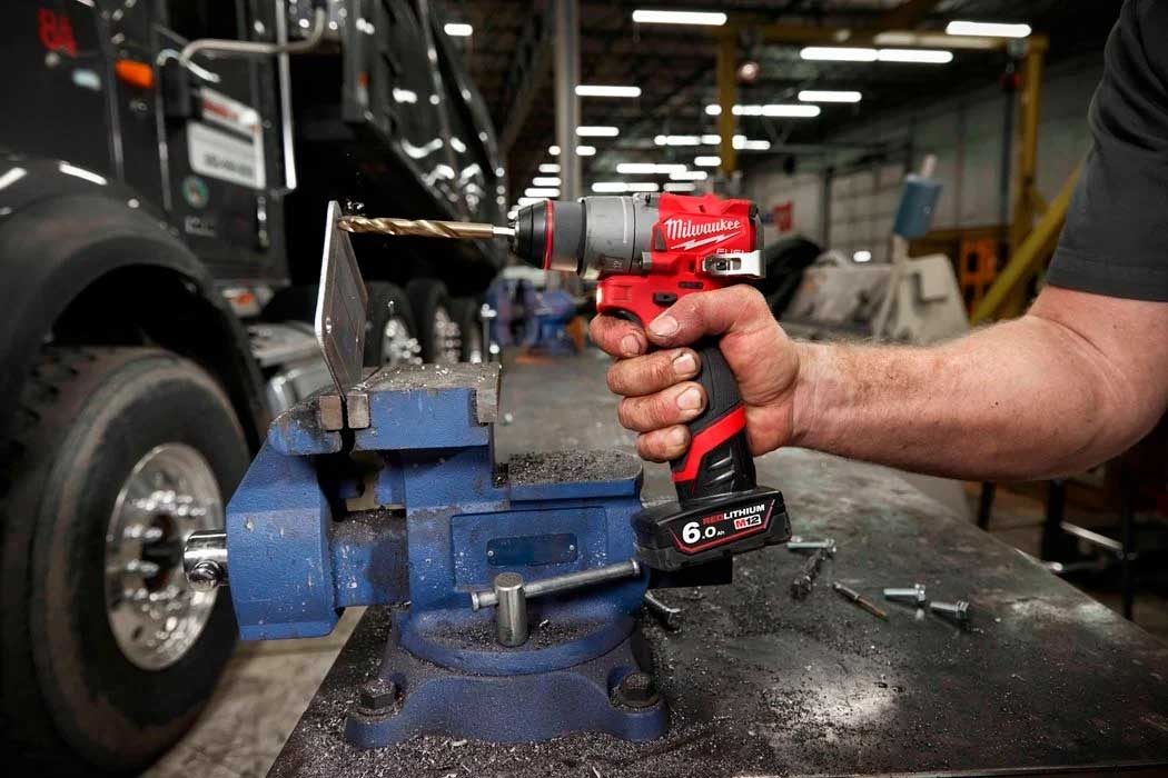 обзор товара Дрель-шуруповерт Milwaukee M12 FDD2-0 (4933479872) - фотография 12