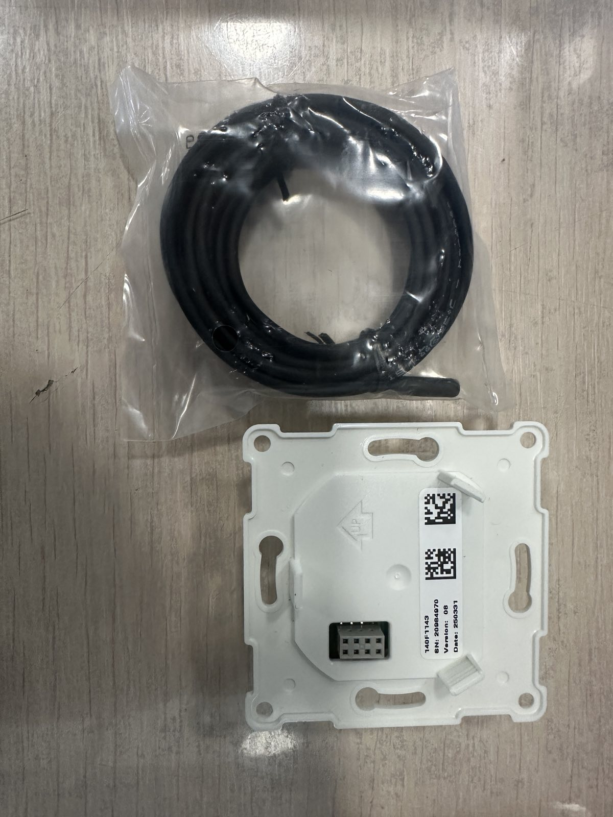 продаём DEVI Devireg Smart Black (140F1143) уценка в Украине - фото 4