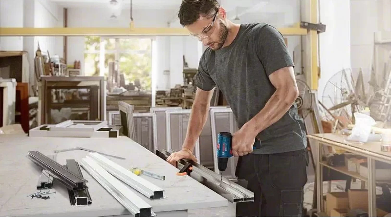 Набор инструментов Bosch GDR 120-LI + 2xGBA 12V/2.0Ah (06019G8023) обзор - фото 8
