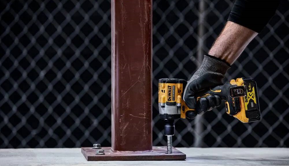 Dewalt DCF922N в магазине в Киеве - фото 10