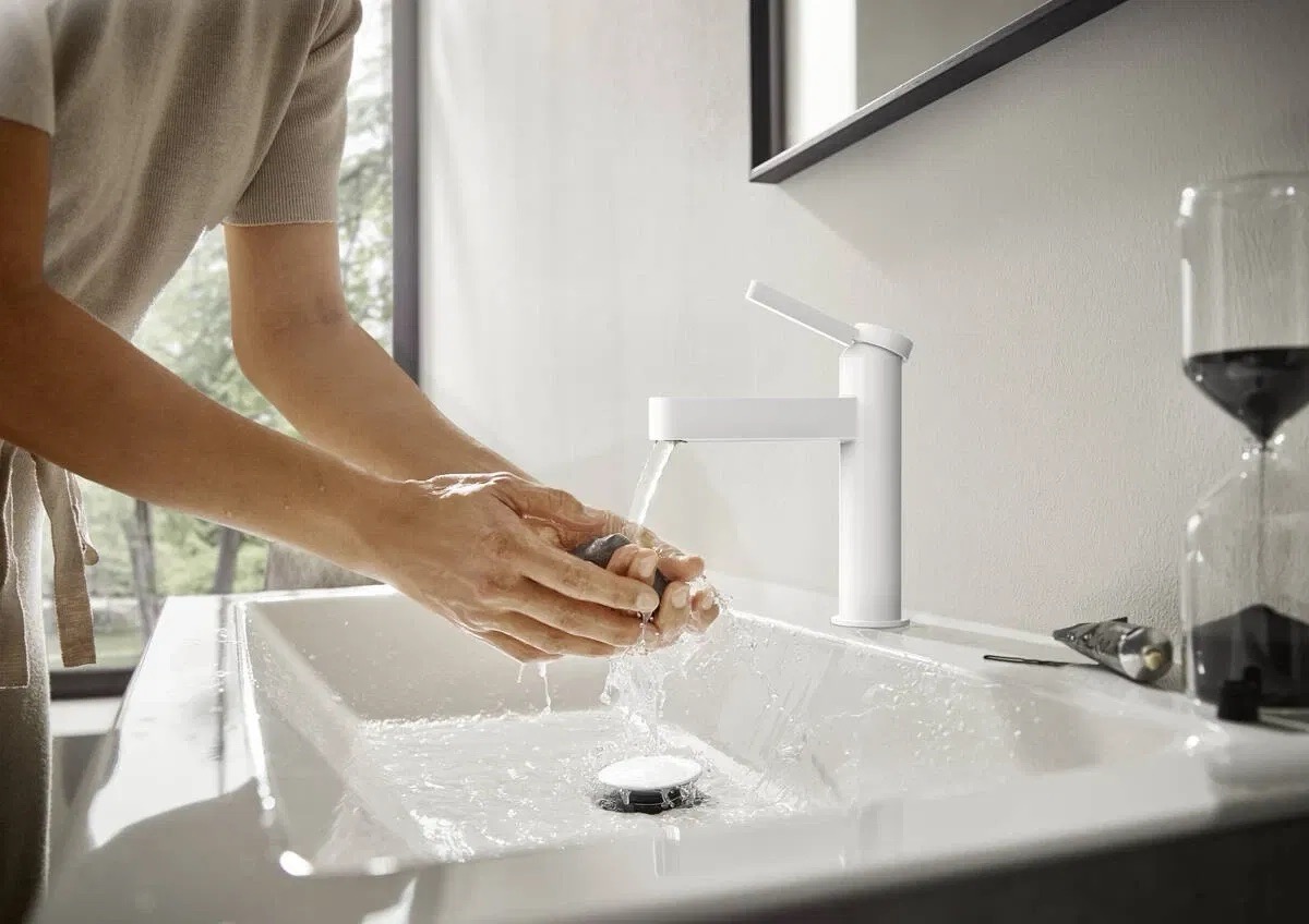 Змішувач для умивальника Hansgrohe Finoris 110 White Matt (76023700) ціна 17905 грн - фотографія 2