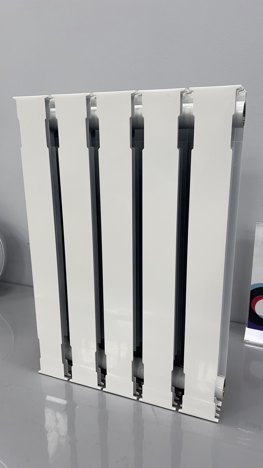 Радіатор для опалення Queen Therm 500/100 Vertical/Horizonta (кратно 10) уцінка огляд - фото 8