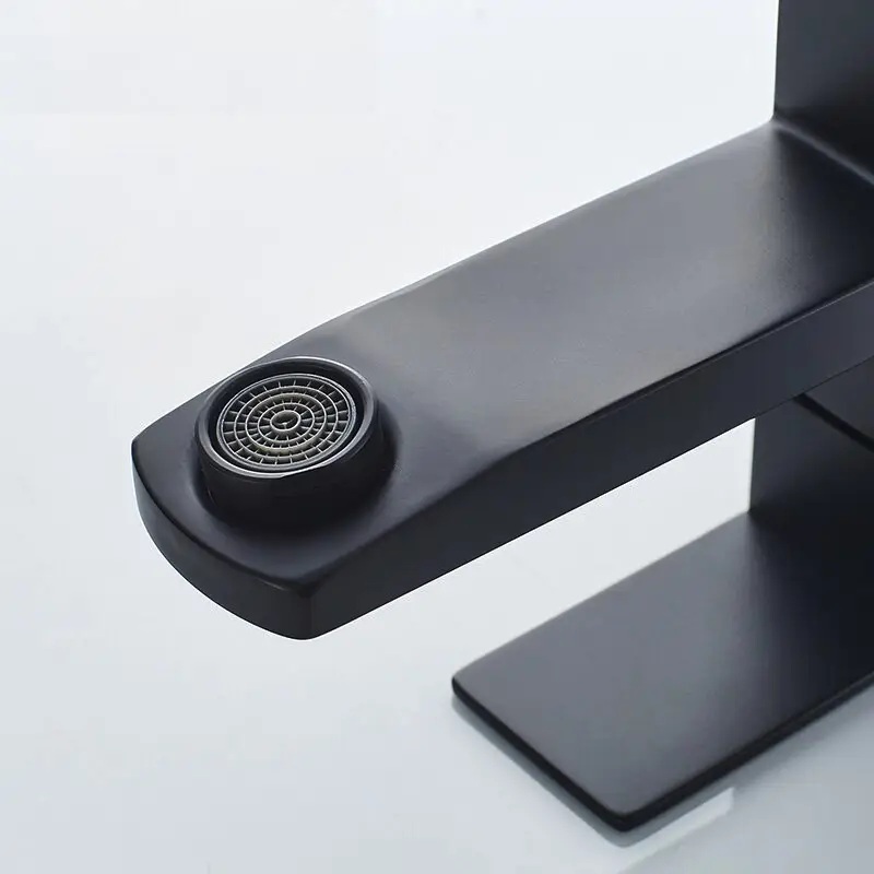 в продажу Змішувач для умивальника Wezer PRO1-02-BLACK - фото 3