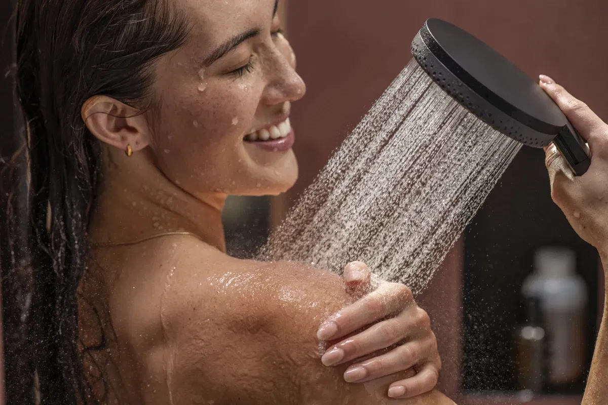 Душевая система Hansgrohe Raindance Alive Q 340/210 2jet ShowerSelect Comfort Matt Black 24590670 обзор - фото 11