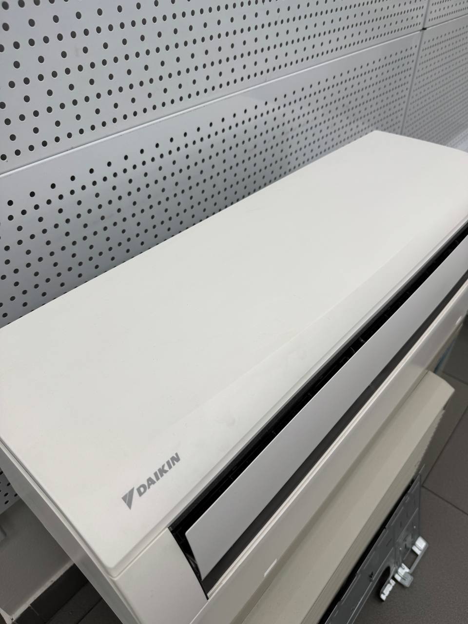 Кондиціонер спліт-система Daikin FTXF25/RXF25 (Уцінка) ціна 0 грн - фотографія 2