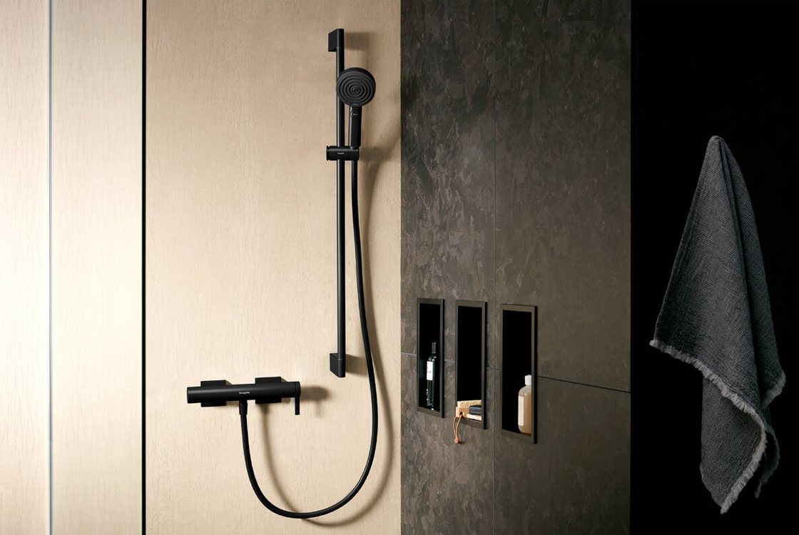 Душова штанга Hansgrohe Pulsify S 90 Matt Black 24401670 ціна 6747 грн - фотографія 2