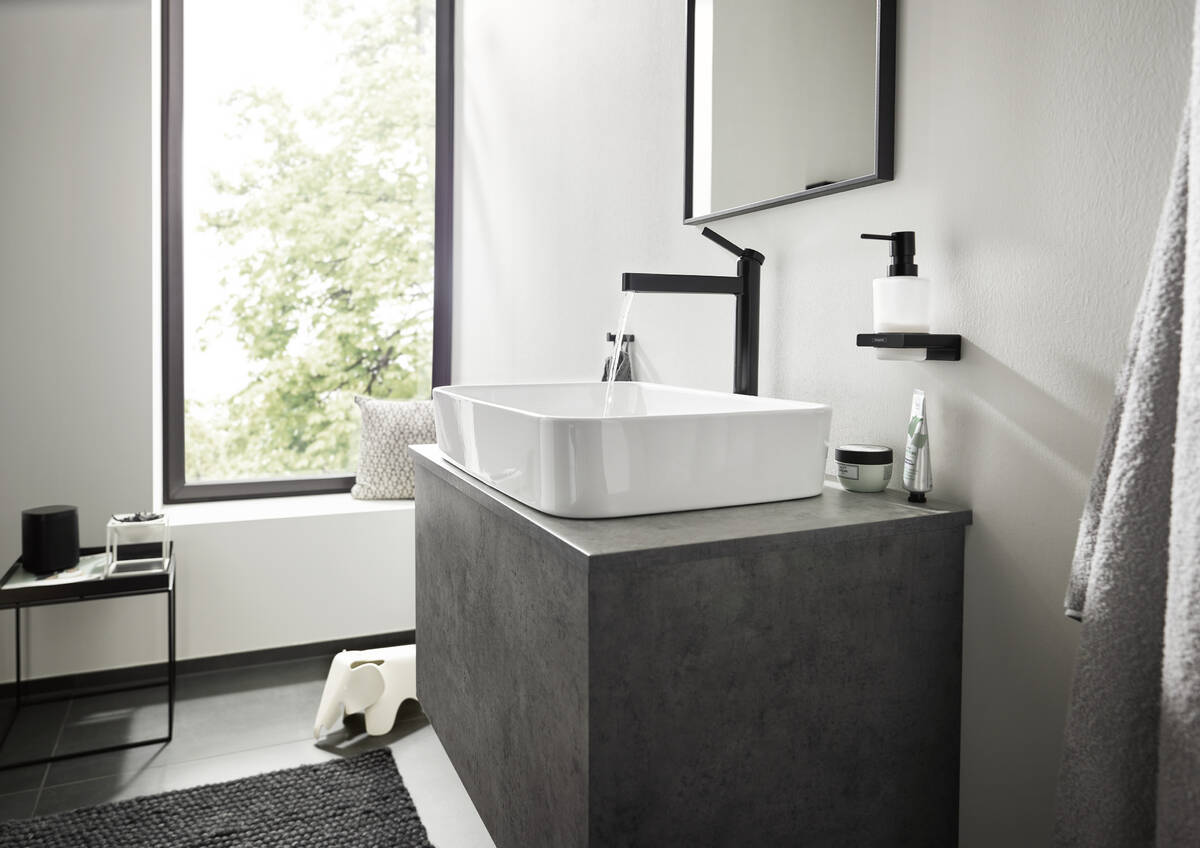 Дозатор рідкого мила Hansgrohe AddStoris Matt Black 41745670 ціна 3927 грн - фотографія 2