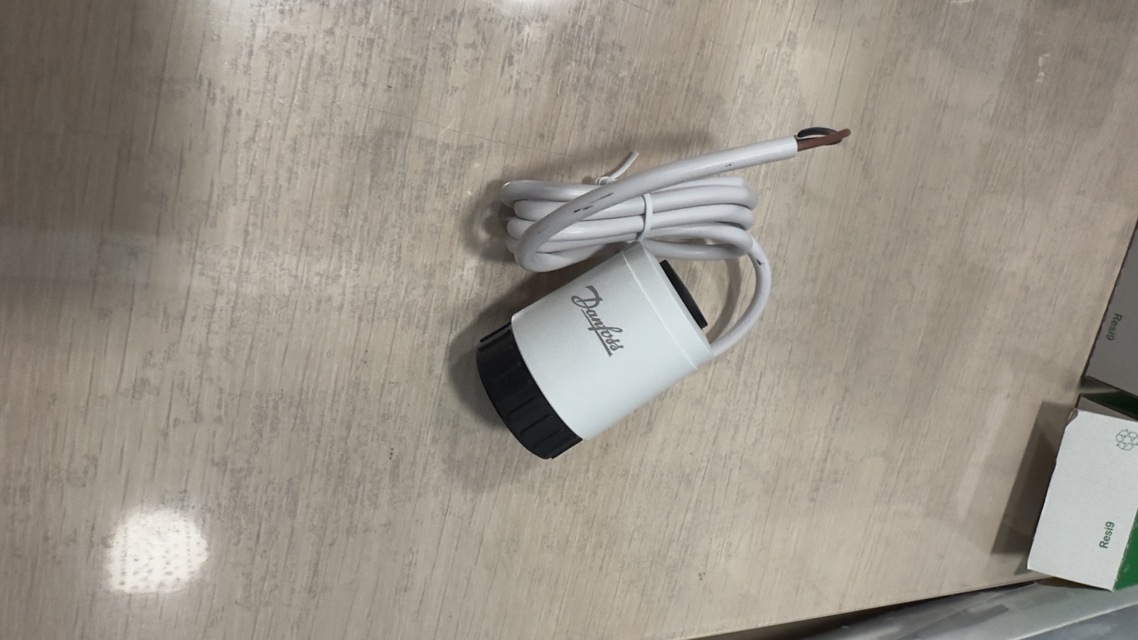 Термопривід Danfoss TWA-K NO 24V (088H3141) уцінка ціна 696 грн - фотографія 2