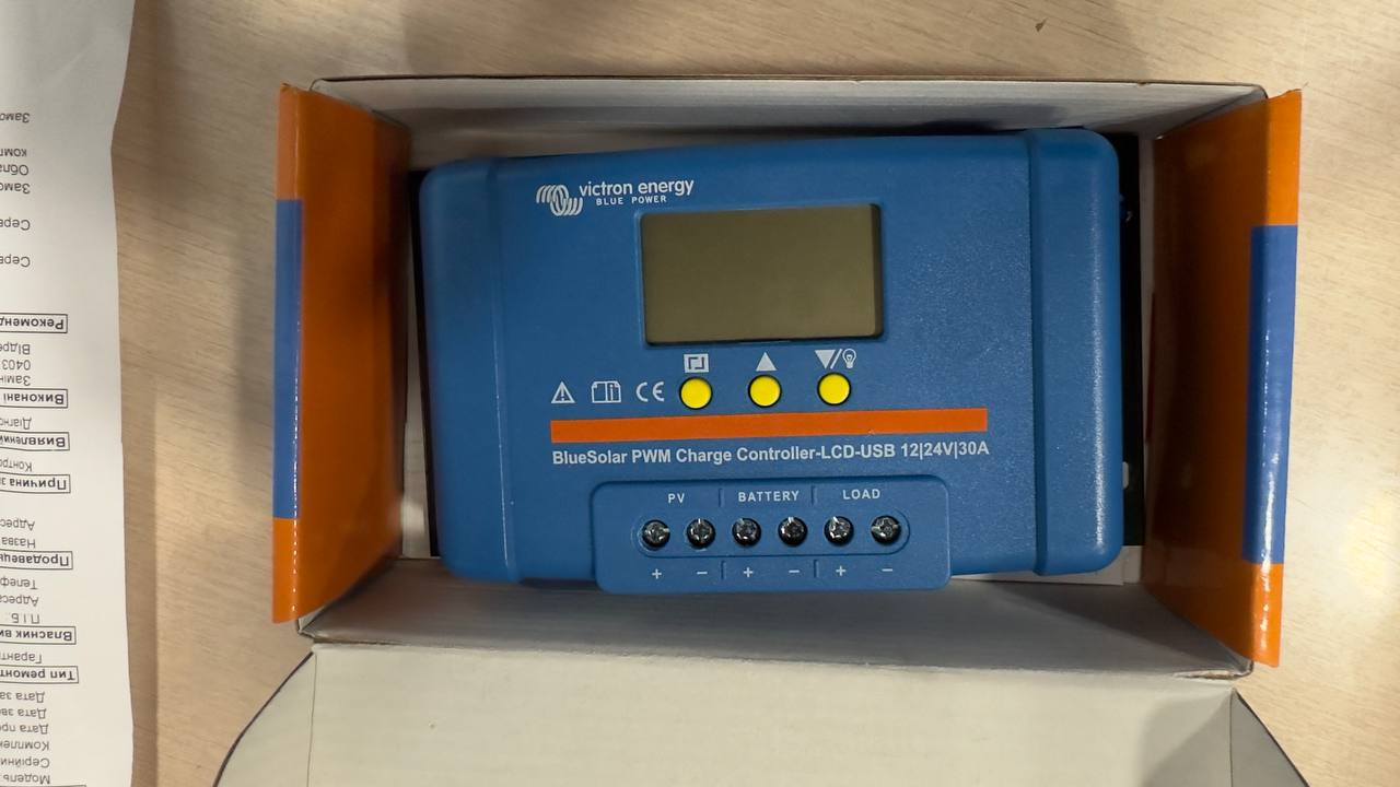 Контролер заряду Victron Energy BlueSolar PWM-LCD&USB 12/24V-30A (30A, 12/24В) уцінка ціна 1239 грн - фотографія 2