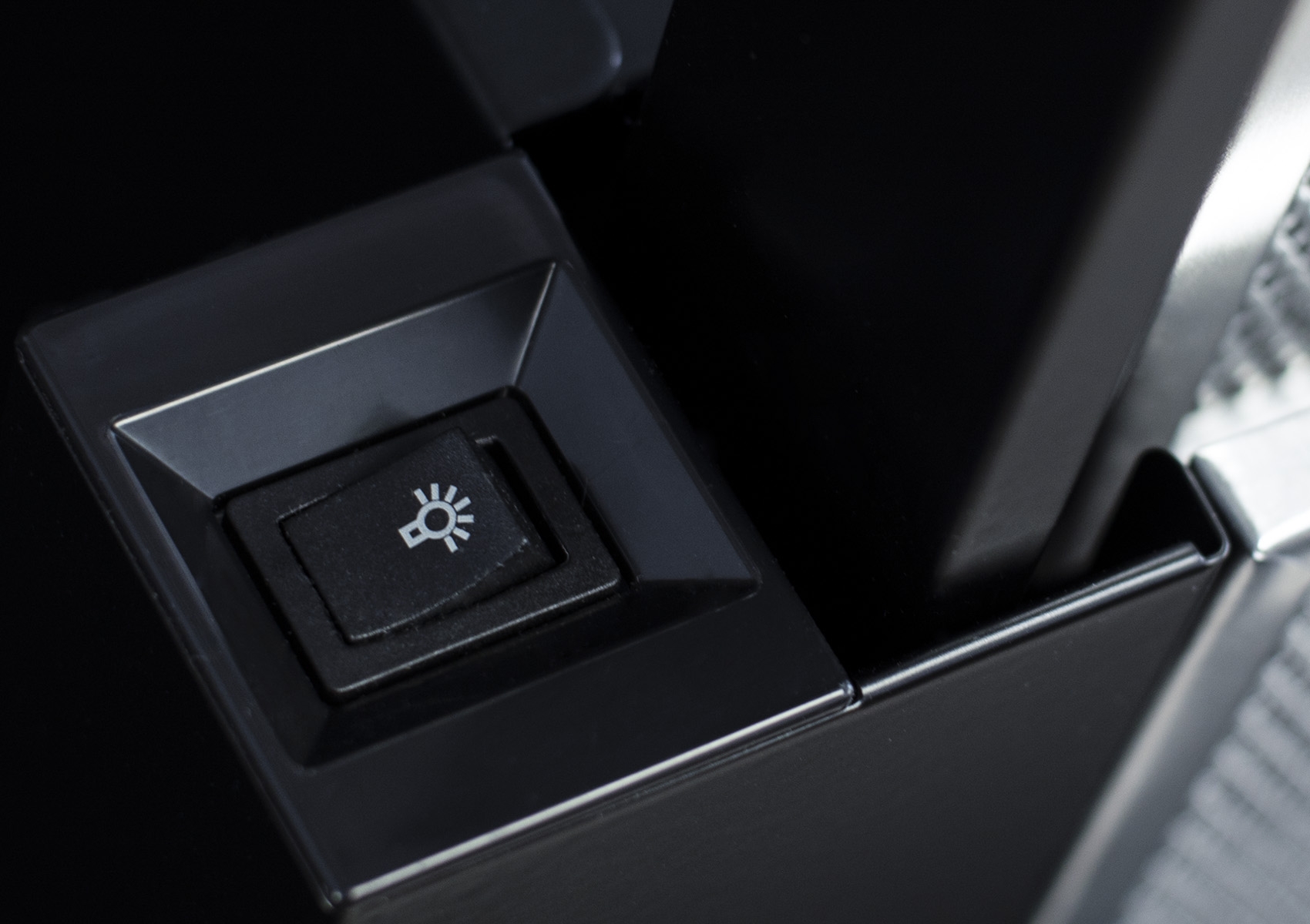 Кухонная вытяжка Best Chef Simple 600 black 60 (OCORM60L4T.S3.MC.SB_BST) обзор - фото 8