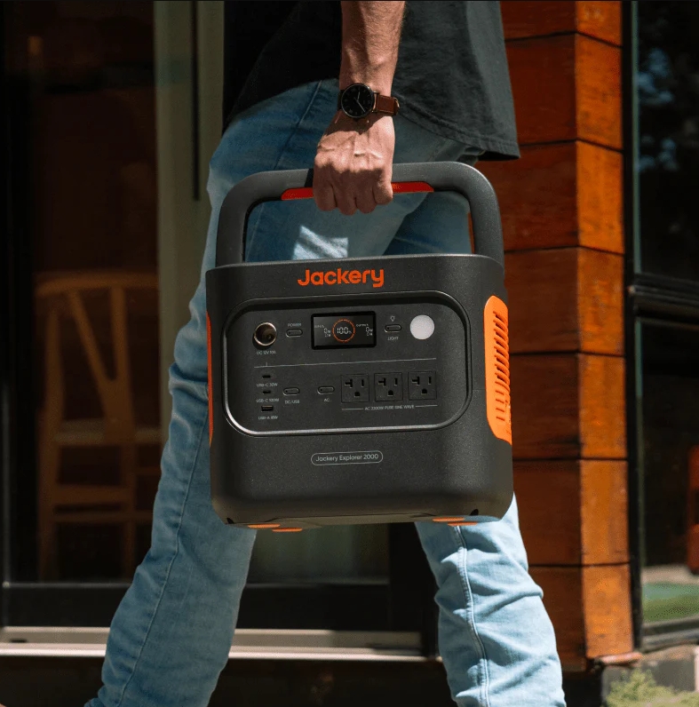 в продаже Портативная зарядная станция Jackery Explorer 2000 V2, 2042Wh/2200W (21-0001-000267) - фото 3