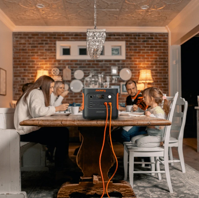 Портативная зарядная станция Jackery Explorer 2000 V2, 2042Wh/2200W (21-0001-000267) отзывы - изображения 5