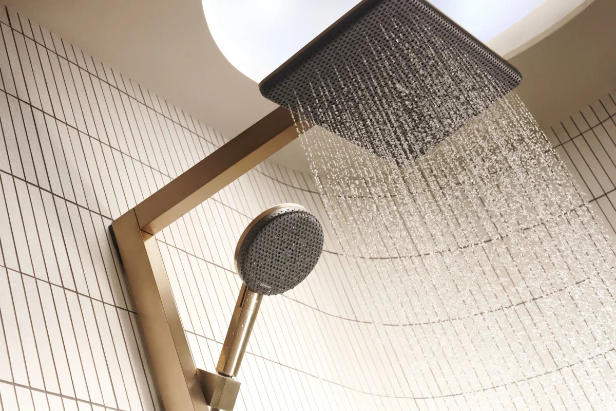 Душевая система Hansgrohe Raindance Alive Q 340/210 1jet ShowerSelect Comfort Brushed Bronze 24580140 обзор - фото 11