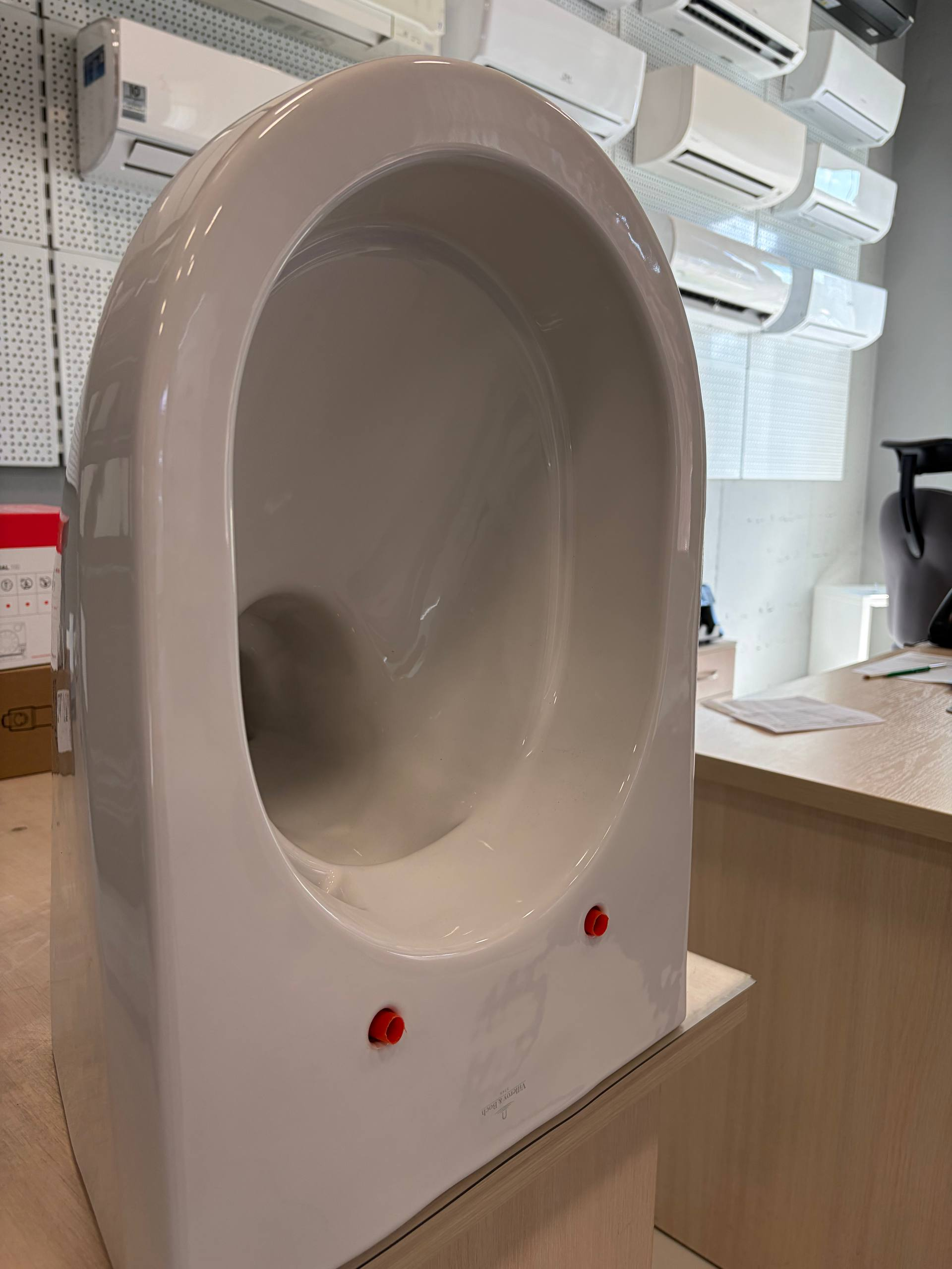 в продаже Унитаз подвесной Villeroy&Boch Architectura с сиденьем Slow closing 4694CL01 Уценка - фото 3