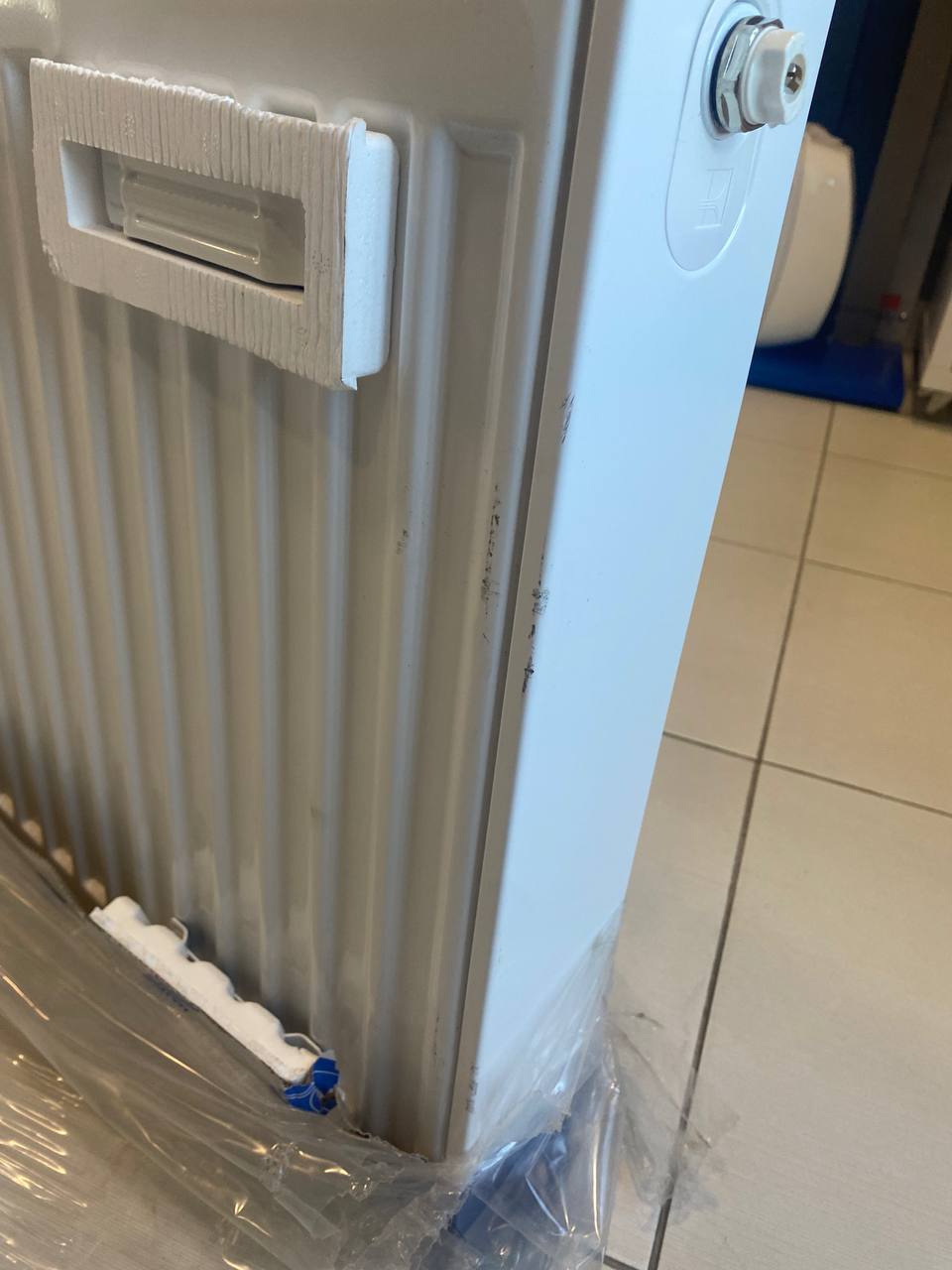 Радіатор для опалення Korado 500x2000 (22050200-50-0010) (Уцінка) ціна 7956 грн - фотографія 2