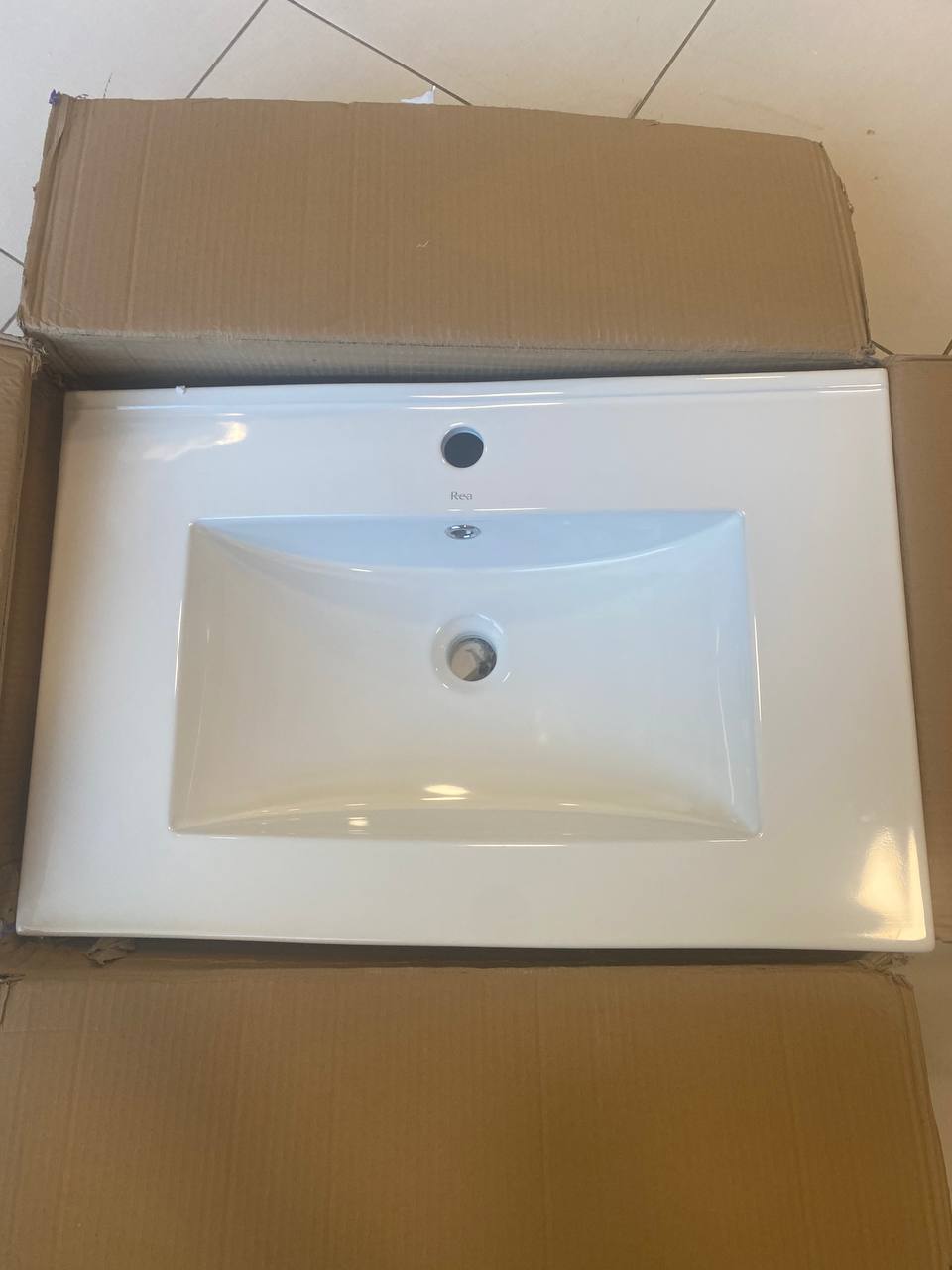 Умивальник Rea 46,5x71 white (REA-U0190) Уцінка ціна 3374 грн - фотографія 2