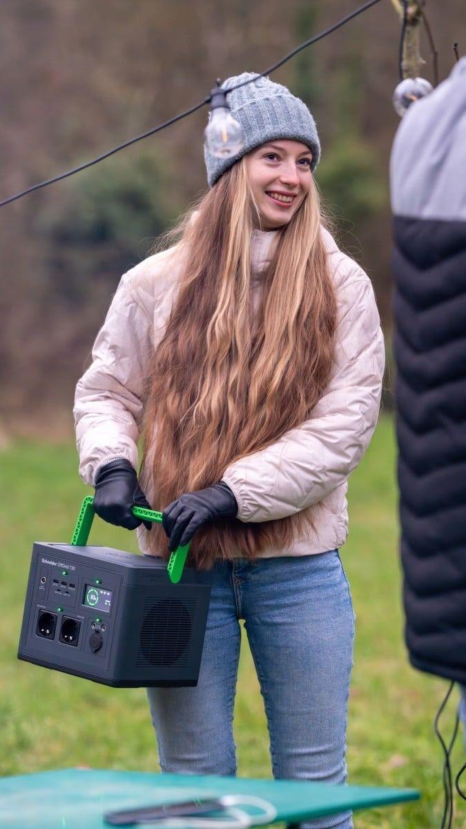 Портативная зарядная станция Schneider Electric 700Вт / 730Вт*час (PPS730-GR) инструкция - изображение 6