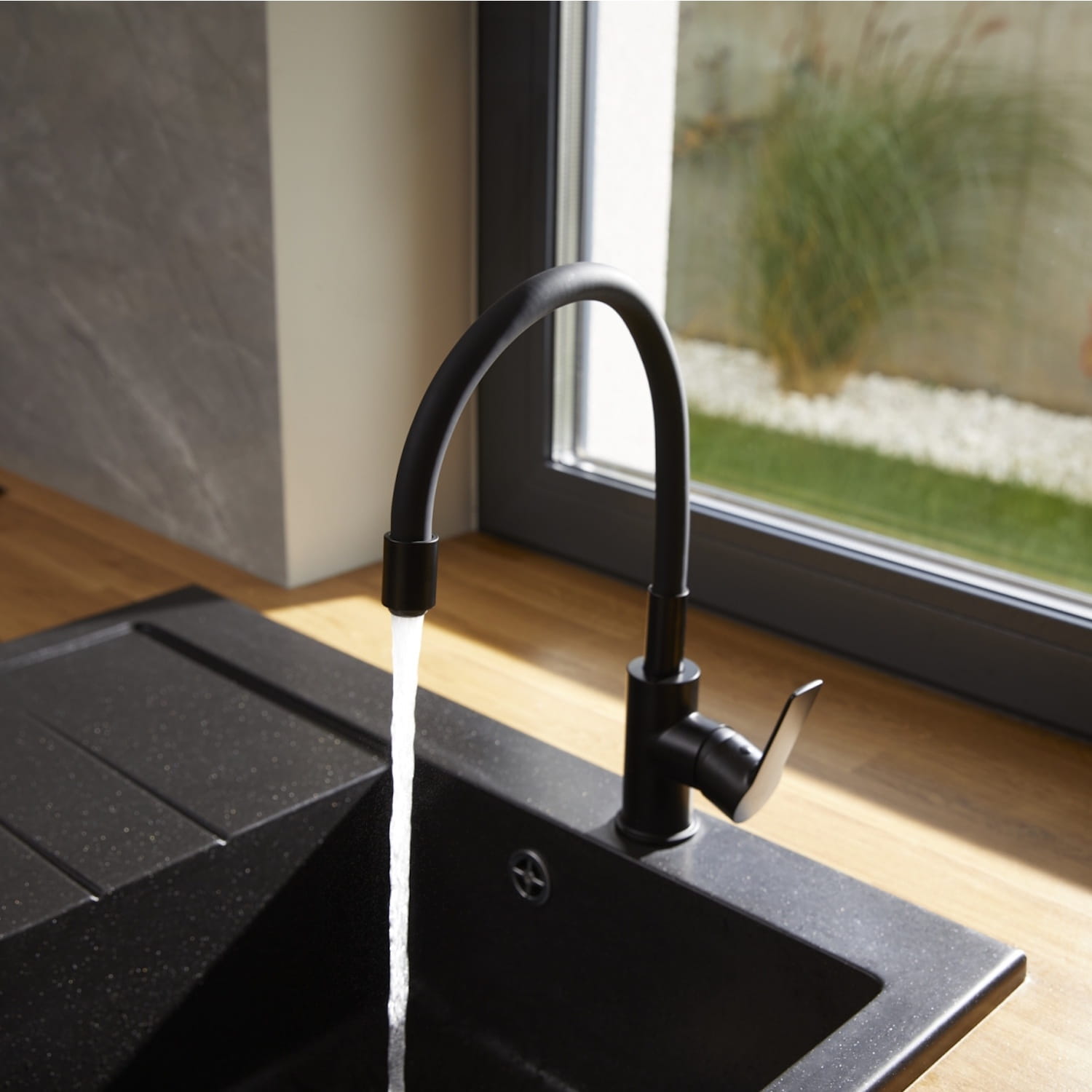 в продаже Смеситель для кухни KFA Armatura Rumba Black 6553-915-81 - фото 3