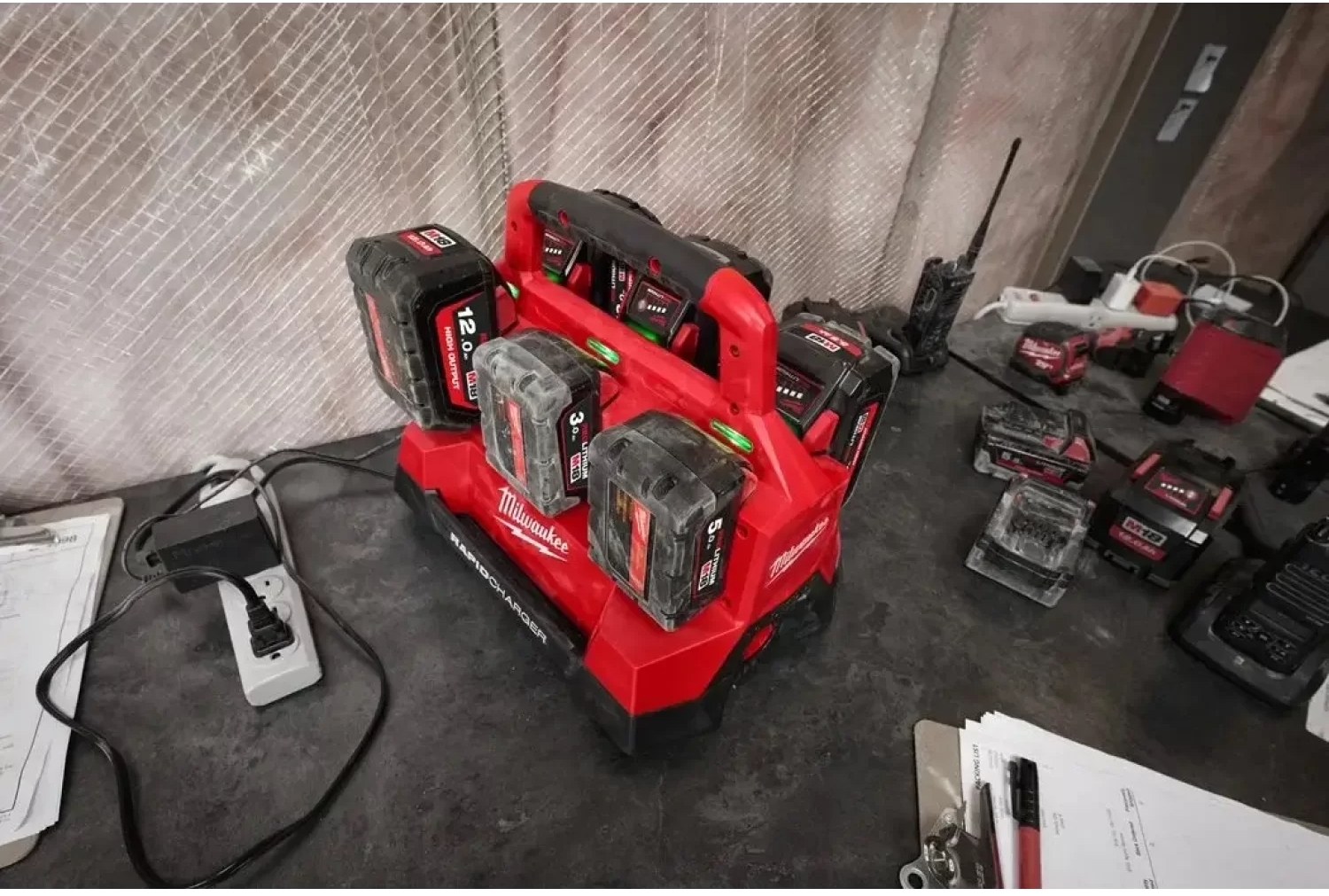 Зарядное устройство Milwaukee M18 PC6 EU 6x18 В (4932480162) характеристики - фотография 7