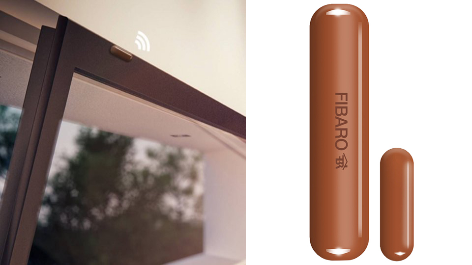 Fibaro Door/Window Sensor На раме окна